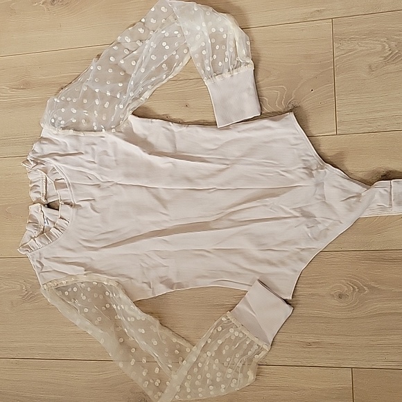 Small body suit - Picture 2 of 6